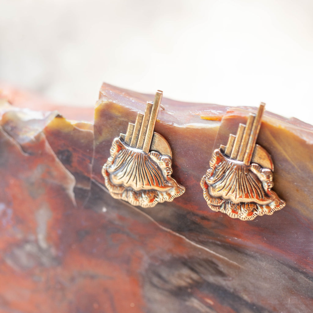 Light Maven Stud Earrings